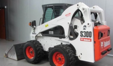 Объявление от БИГ БАЙЛЕР ГРУПП: «Аренда Мини-погрузчика Bobcat S300» 1 фото