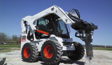 Объявление от МехАвтоБаза: «Мини-погрузчик гусеничный Bobcat T300 в аренду» 1 фото