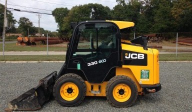 Объявление от Модульстройнаука 1: «Мини погрузчик JCB 300 выгодная аренда» 1 фото