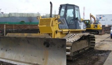 Объявление от СпецТехника: «Аренда бульдозера Komatsu D61 болотоход» 1 фото