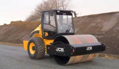 Объявление от Сокол: «Каток вибрационный JCB VIBROMAX Сдадим в Аренду» 1 фото