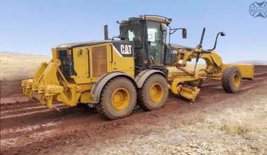 Объявление от ООО ВАРА-СТРОЙ: «Грейдер Caterpillar 140M в аренду» 1 фото