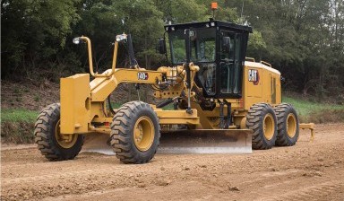 Объявление от АльфаТехника: «Средний автогрейдер Caterpillar 140 AWD» 1 фото