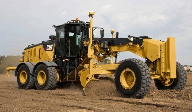 Объявление от Омега Логистик 24: «Автогрейдер Caterpillar 160 сдадим в аренду» 1 фото