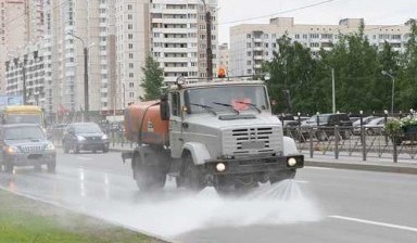 Объявление от Компания ЦАСТ: «Поливомоечная машина с отвалом, 6 куб.м.» 1 фото