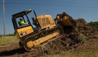 Объявление от АРЕАЛ: «Бульдозер CAT D4 в аренду» 1 фото