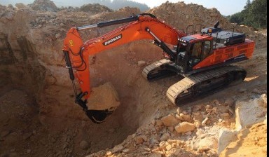 Объявление от Карина: «Аренда гусеничного экскаватора DOOSAN DX420LCA» 1 фото