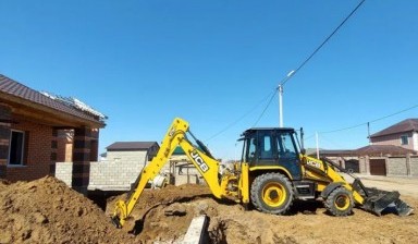 Объявление от JCB: «Услуги экскаватор-погрузчика по доступной цене» 1 фото