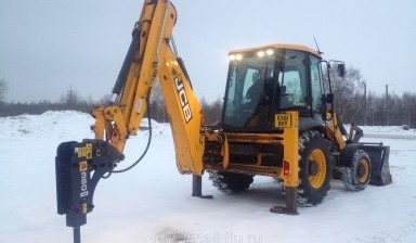 Объявление от Спецтехника77: «Аренда экскаватора- погрузчика JCB 4cx. Гидромолот» 1 фото