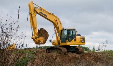 Объявление от ТСТ: «Аренда Гусеничного Экскаватора Komatsu 200» 1 фото