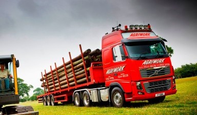 Объявление от Спецтех аренда: «Лесовоз Volvo FH 16 700» 1 фото