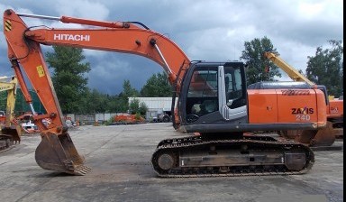 Объявление от Сергей: «В аренду с экипажем экскаватор Hitachi ZX240LC-3 s-planirovochnim-kovshom» 1 фото