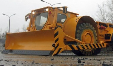 Объявление от Альфахаус: «Бульдозер гусеничный CAT D5N» 1 фото