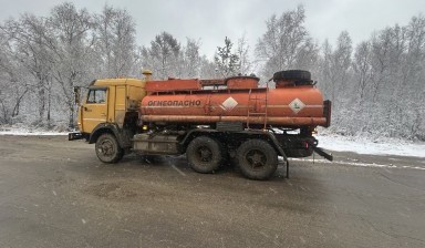 Объявление от Косяков Олег Сергеевич: «Услуги бензовоза маз 3 секции 17075 и камаз 8740» 3 фото