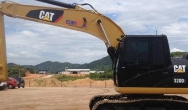 Объявление от Стройлига: «УСЛУГИ  ЭКСКАВАТОРА CATERPILLAR 320 DL» 1 фото