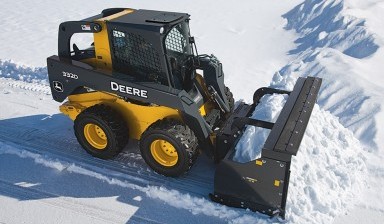 Мини-погрузчики и складская техника от СтройТранс: John Deere 4 фото