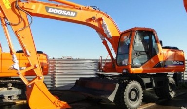 Объявление от УСЛУГИ И АРЕНДА СПЕЦТЕХНИКИ: «Аренда экскаватора JCB JS 200W JCB» 1 фото