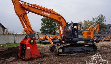 Объявление от Аренда экскаваторов: «Экскаватор Hitachi ZX 330 услуга Hitachi» 1 фото