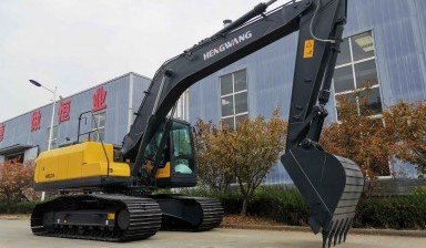 Аренда экскаватора с гидромолотом от АвтоСпецТехника: Komatsu 1 фото