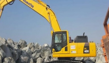 Excavators от Ahmed equipmentr ental: Komatsu 1 photos