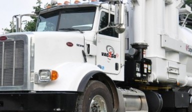 Sludge trucks от Arabianrental: Mack 1 photos