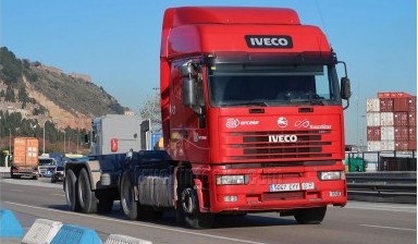 Седельные тягачи от Продавец: IVECO 1 фото