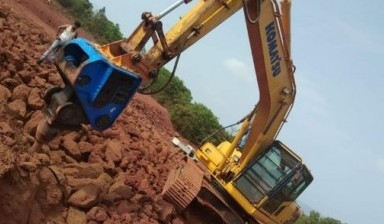 Rock breaker machine от Safestlift: Komatsu 1 photos