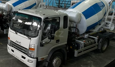 Бетоновозы и цементовозы от SmartTrucks: JAC 1 фото