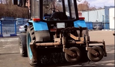 Объявление от Черепанов Владимир Евгеньевич: «МТЗ 82 с фронтальным погрузчиком и щеткой Мтз» 1 фото