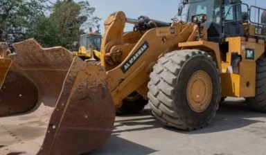 Frontend loaders and telescopic handlers от Manager: Caterpillar 1 photos