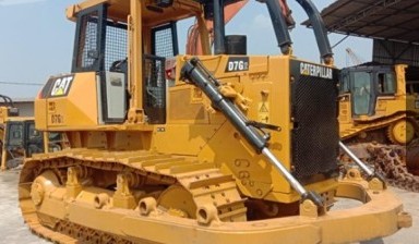 Bulldozers от Manager: Caterpillar 1 photos