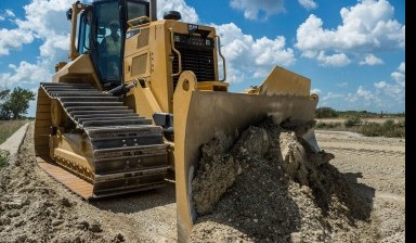 Бульдозеры от СтройСервис: CAT D5, D6, D8, D9 4 фото