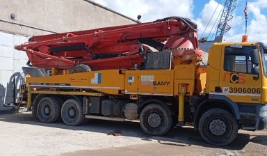 Аренда автобетононасоса 42 метра от Промстройбетон: DAF 4 фото