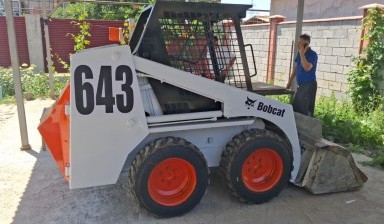 Мини-погрузчики и складская техника от Berik: Бобкат 3 фото