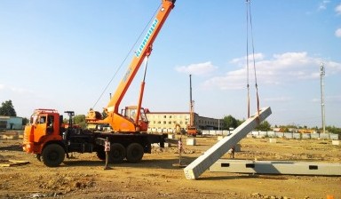 Объявление от Воробьёв Сергей Александрович: «Аренда автокрана 25 тонн вездеход. Люлька/ корзина Кс 55713 5к» 1 фото