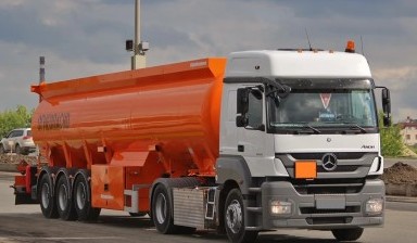 Бензовозы и автоцистерны от Амакс: Мерседес Ахор 1 фото