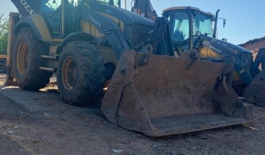Экскаваторы-погрузчики от Лекомцев Николай Николаевич: Volvo bl71b 2 фото