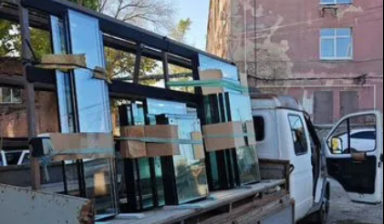 Объявление от Грузовой поток: «Перевозка окон и стекла по городу и области» 1 фото