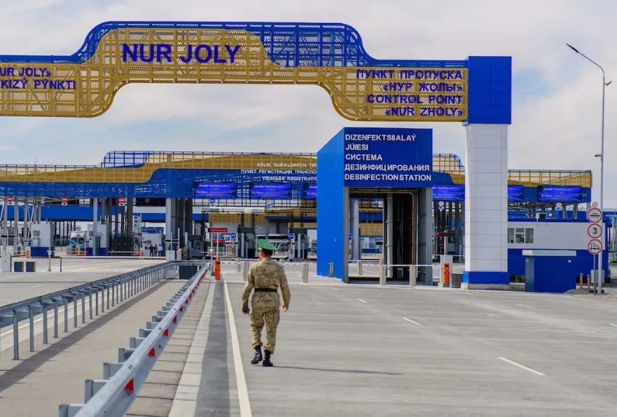 Ғашықтардың жыныстық қатынасқа түсуі туралы үйдегі бейнелерді онлайн көріңіз Сору және жалау фотолары